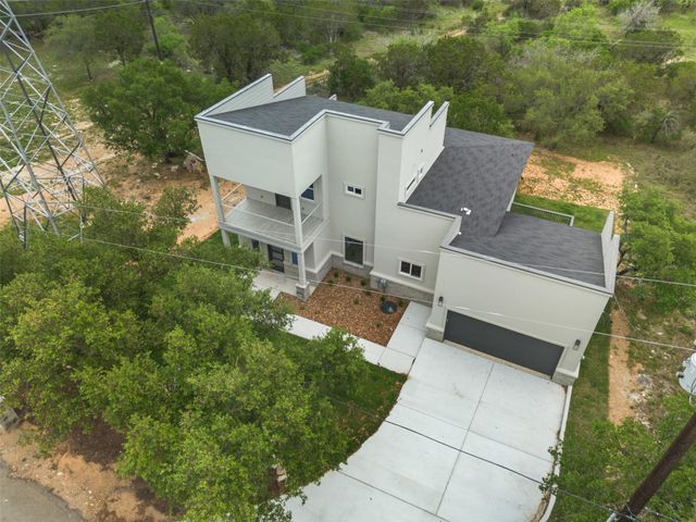 301 Knights ROW, Horseshoe Bay, TX 78657