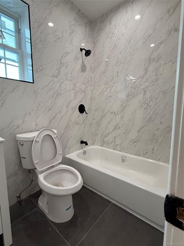 118-11 E LAKEVIEW BLVD, Queens Village, NY 11434