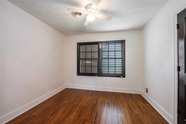 1219 Park Lane, Texas City, TX 77590