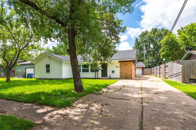 1219 Park Lane, Texas City, TX 77590
