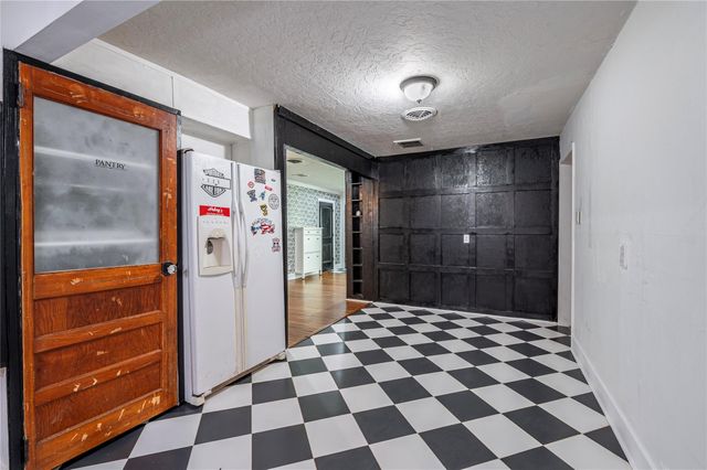 1219 Park Lane, Texas City, TX 77590