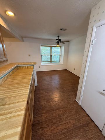 10941 Rosewood Court, La Porte, TX 77571