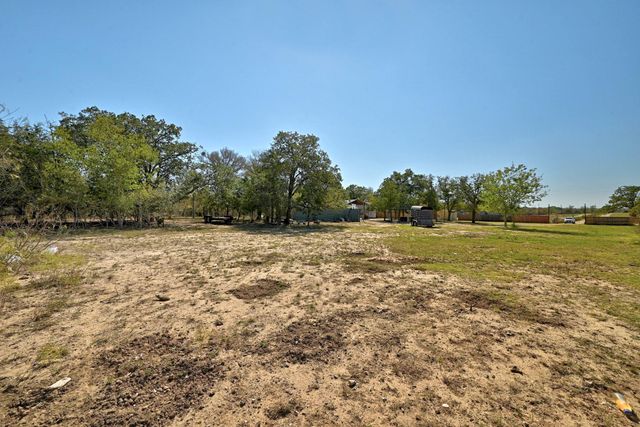 1485 Pettytown RD, Dale, TX 78616