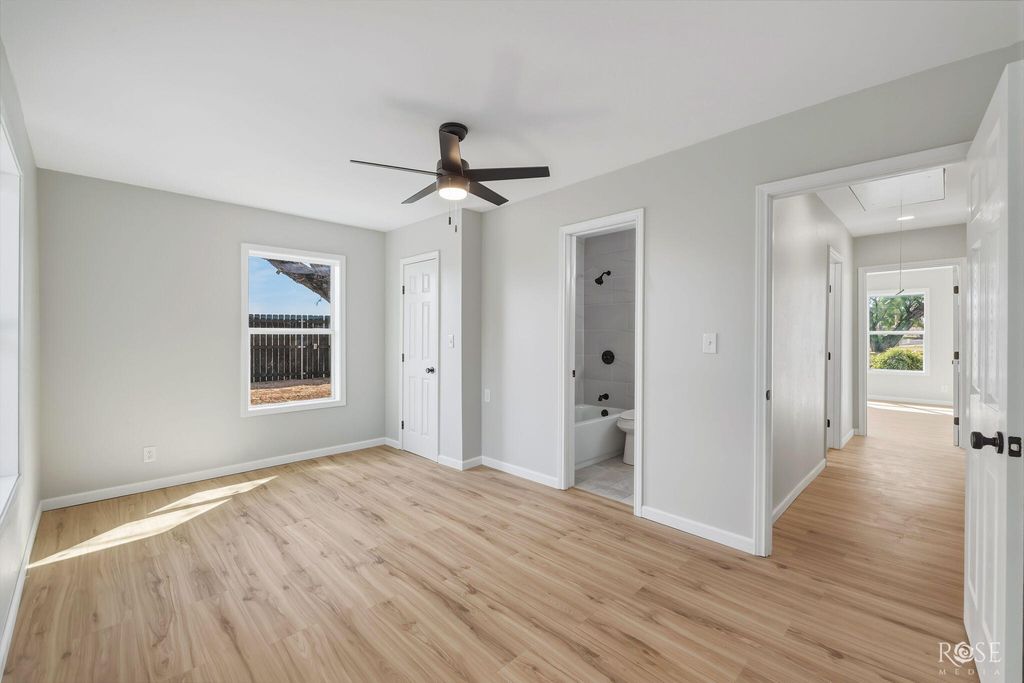 Image 18 of property listing at 318 Glenmore Drive, San Angelo, TX 76903