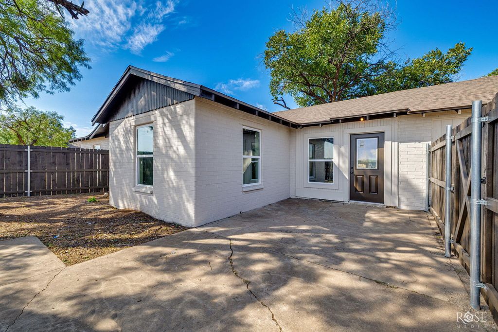 Image 26 of property listing at 318 Glenmore Drive, San Angelo, TX 76903