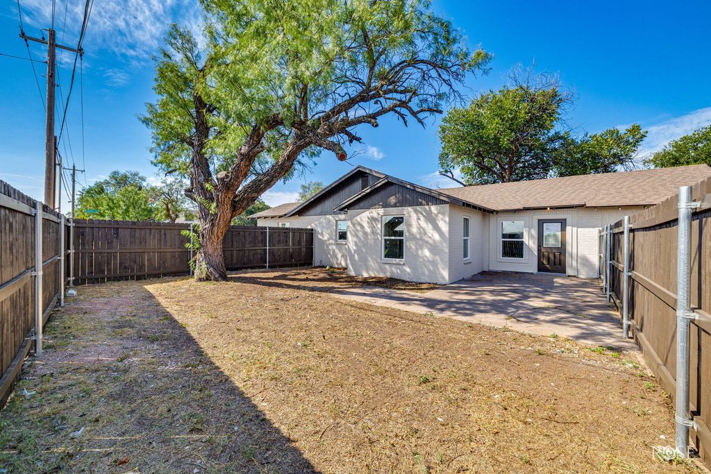Image 28 of property listing at 318 Glenmore Drive, San Angelo, TX 76903