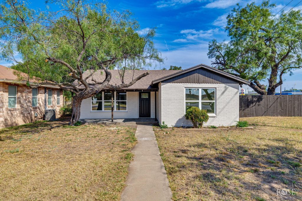 Image 5 of property listing at 318 Glenmore Drive, San Angelo, TX 76903
