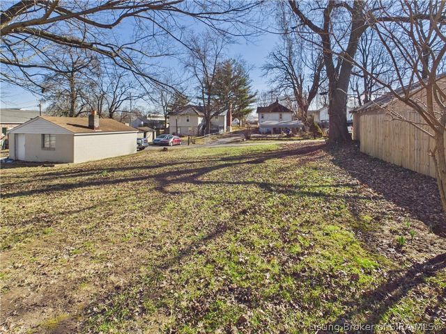 420 Oak Street, Sellersburg, IN 47172