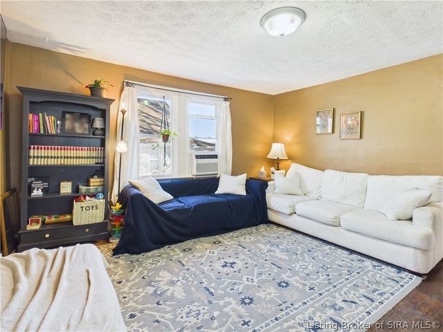 420 Oak Street, Sellersburg, IN 47172