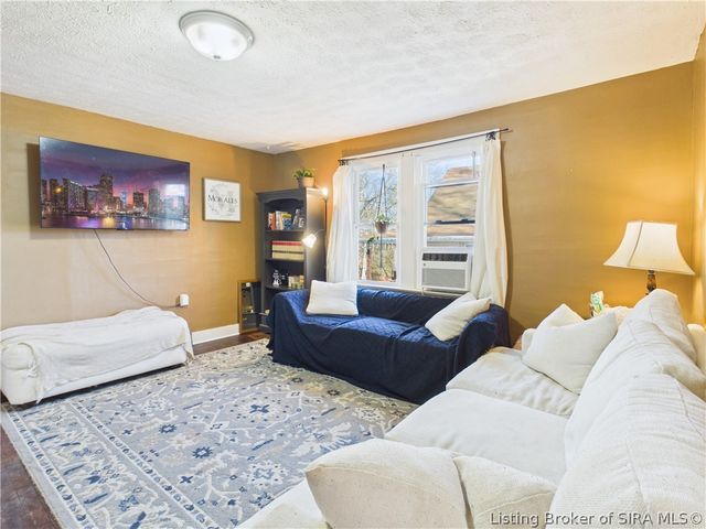 420 Oak Street, Sellersburg, IN 47172