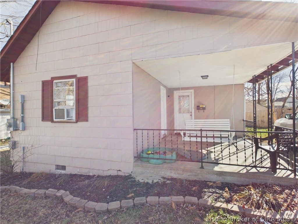 420 Oak Street, Sellersburg, IN 47172