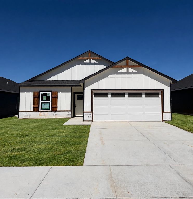 3620 E Bearsden St, Derby, KS 67037