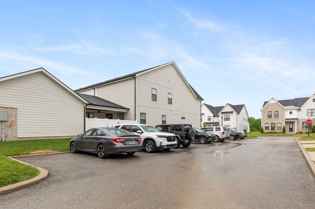 2660 Bramblewood Ln, Thompsons Station, TN 37179