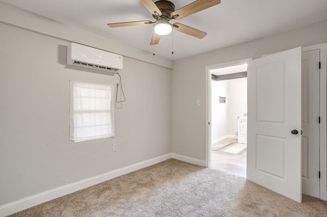 170 Creekwood Drive, Blum, TX 76627