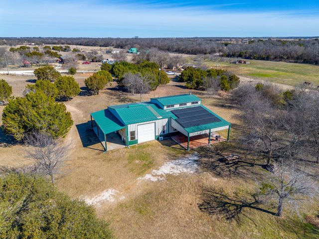170 Creekwood Drive, Blum, TX 76627