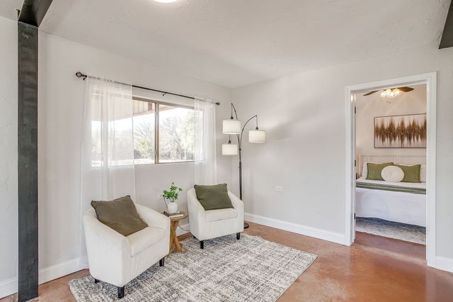 170 Creekwood Drive, Blum, TX 76627