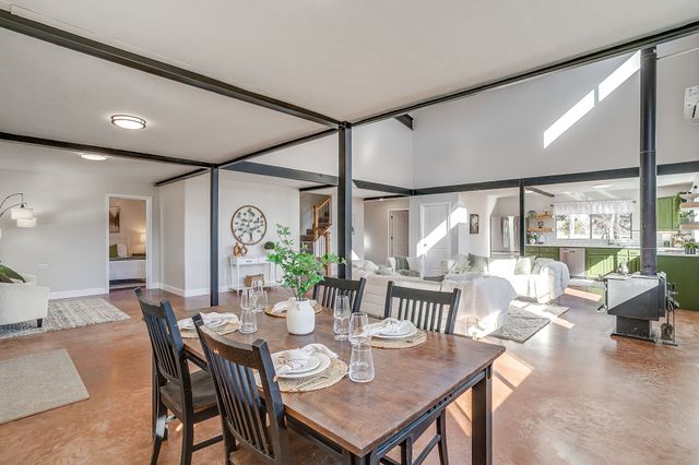 170 Creekwood Drive, Blum, TX 76627