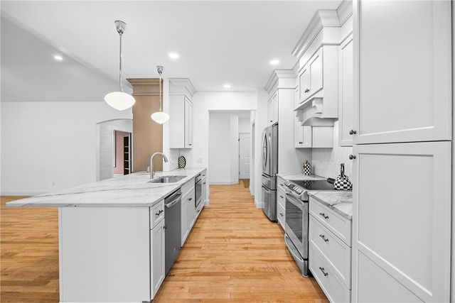 7 Silverwood Circle, East Rochester, NY 14445