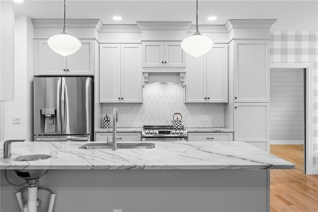 7 Silverwood Circle, East Rochester, NY 14445