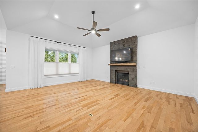 7 Silverwood Circle, East Rochester, NY 14445