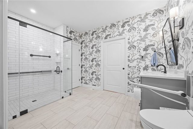 7 Silverwood Circle, East Rochester, NY 14445