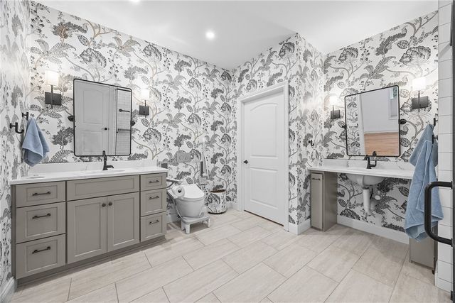 7 Silverwood Circle, East Rochester, NY 14445