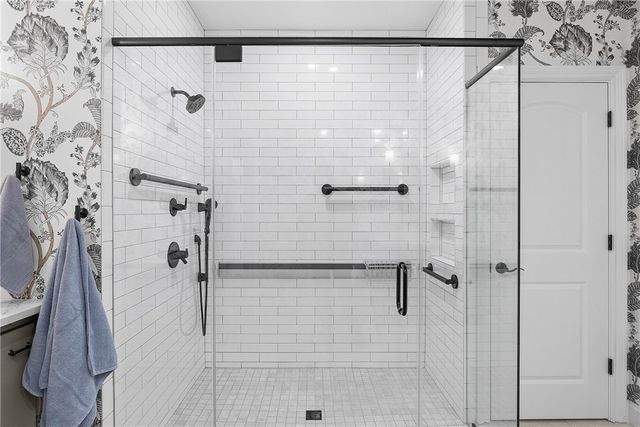 7 Silverwood Circle, East Rochester, NY 14445