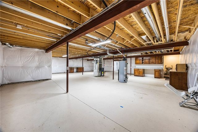 7 Silverwood Circle, East Rochester, NY 14445