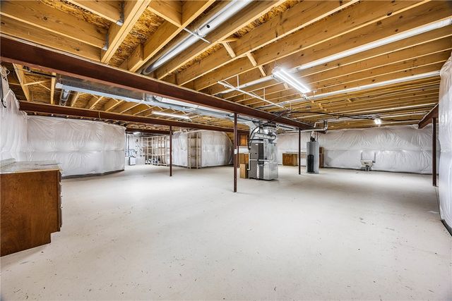 7 Silverwood Circle, East Rochester, NY 14445