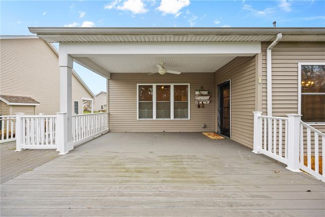 7 Silverwood Circle, East Rochester, NY 14445