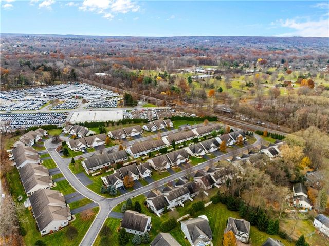 7 Silverwood Circle, East Rochester, NY 14445