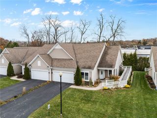 7 Silverwood Circle, East Rochester, NY 14445