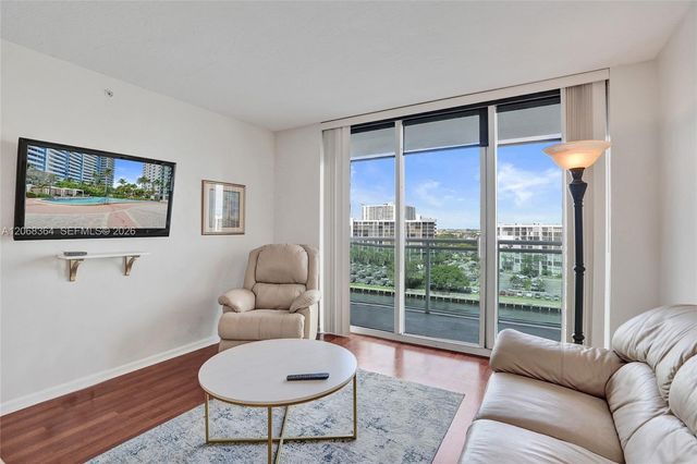 3000 S Ocean Drive 808, Hollywood, FL 33019