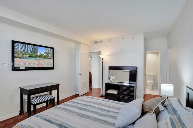 3000 S Ocean Drive 808, Hollywood, FL 33019