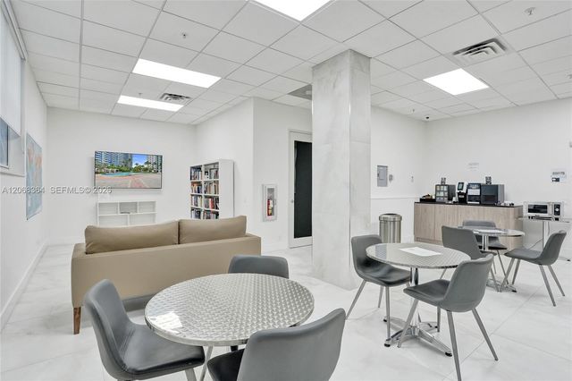 3000 S Ocean Drive 808, Hollywood, FL 33019