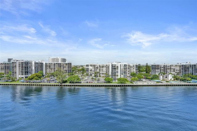 3000 S Ocean Drive 808, Hollywood, FL 33019