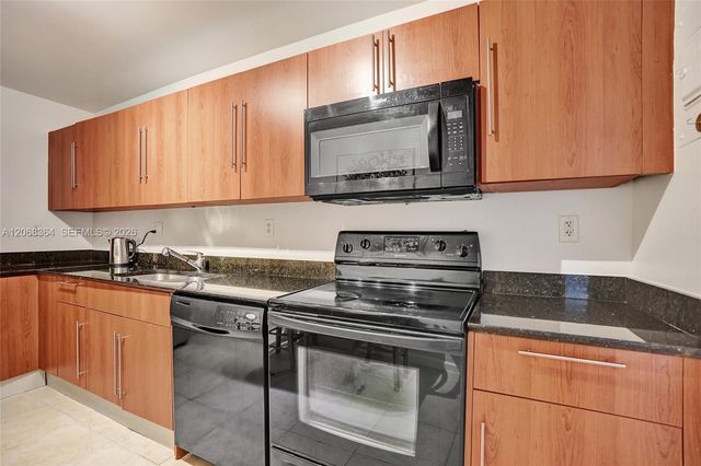 3000 S Ocean Drive 808, Hollywood, FL 33019
