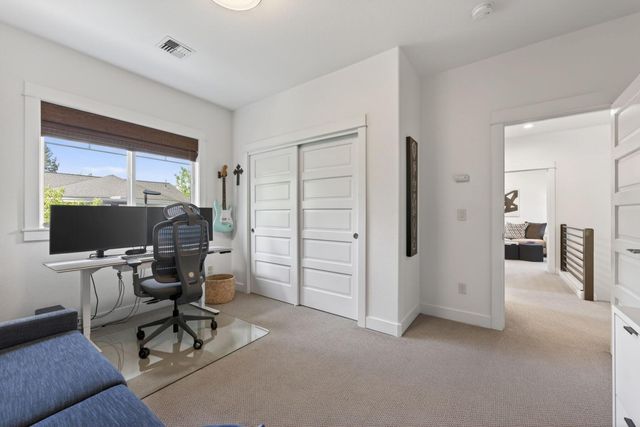 19017 NW Mt Shasta Drive, Bend, OR 97703