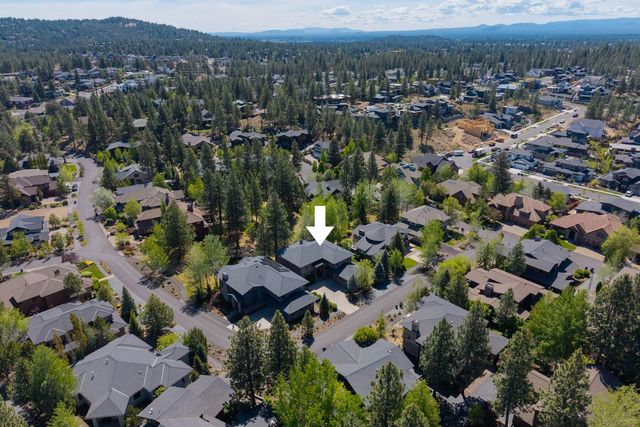 19017 NW Mt Shasta Drive, Bend, OR 97703