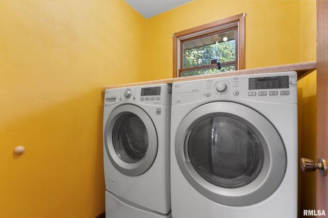 2461 Bobwhite Dr Drive, Muscatine, IA 52761