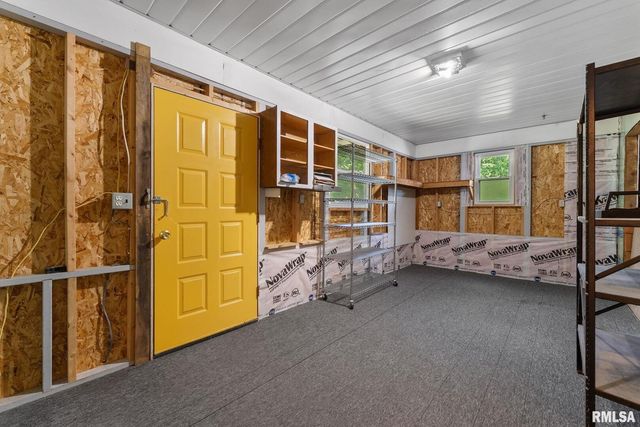 2461 Bobwhite Dr Drive, Muscatine, IA 52761