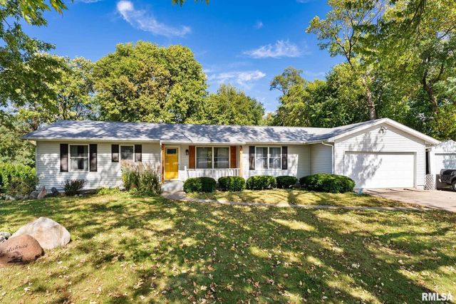 2461 Bobwhite Dr Drive, Muscatine, IA 52761