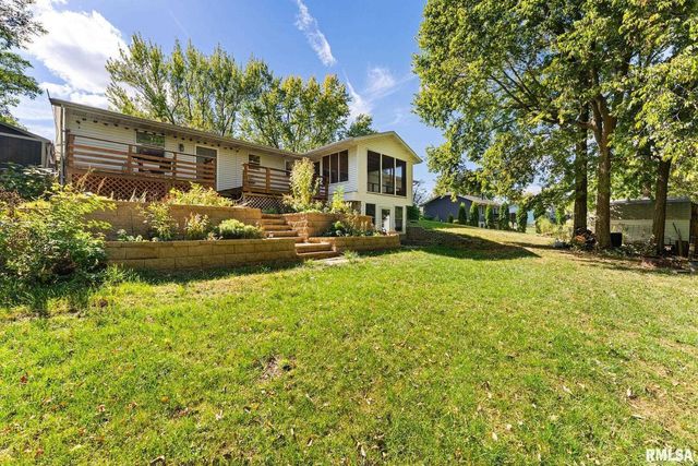 2461 Bobwhite Dr Drive, Muscatine, IA 52761