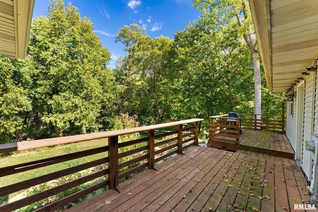 2461 Bobwhite Dr Drive, Muscatine, IA 52761