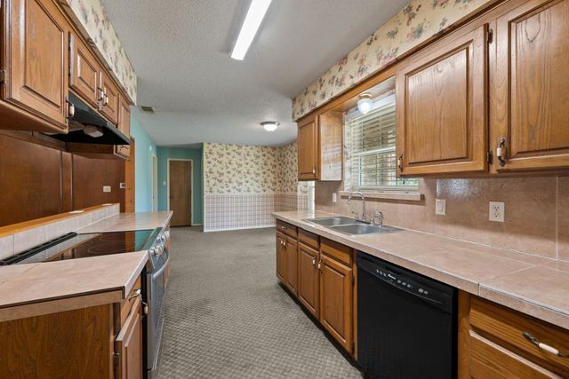 7655 Veal Station Road, Azle, TX 76020