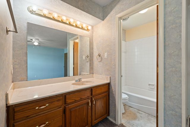 7655 Veal Station Road, Azle, TX 76020