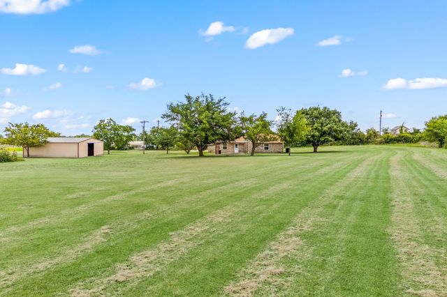 7655 Veal Station Road, Azle, TX 76020