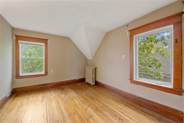 985 5th Street E, Saint Paul, MN 55106