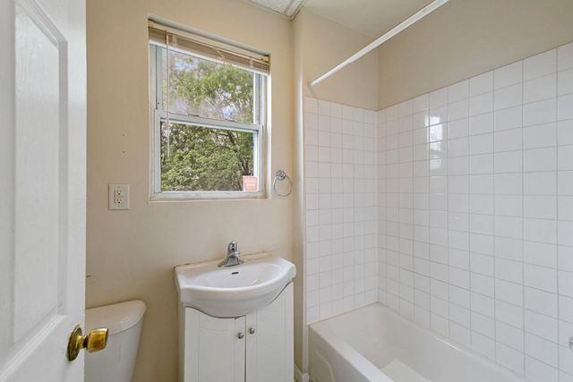 985 5th Street E, Saint Paul, MN 55106