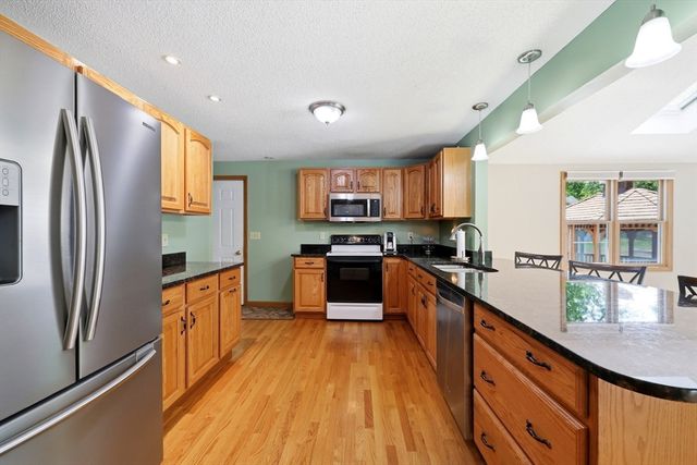 15 Tiffany Lane, Northampton, MA 01062